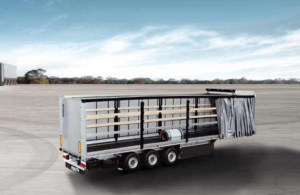 The optimum transport of steel coils or split strips with the S.CS COIL curtainsider semi-trailer