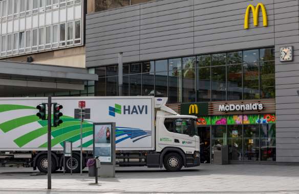 Schmitz Cargobull liefert neue Gliederzüge an den Logistiker HAVI.