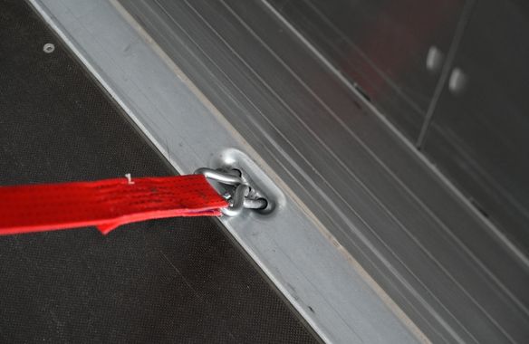 Trockenfracht Auflieger S.BO MULTI_Zurrösen