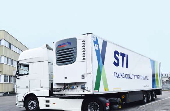 STI Freight Management relies on S.KO COOL box body semi-trailers.