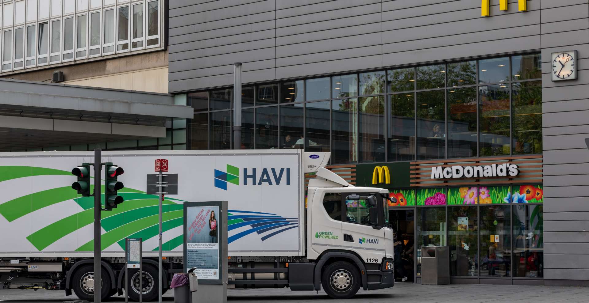 Schmitz Cargobull is supplying new articulated trucks to the logistics provider HAVI.