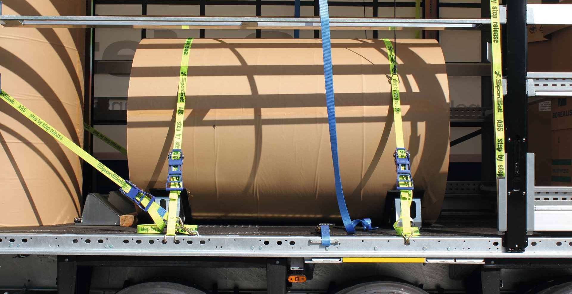 Reliable transport of rolls of paper with the S.CS PAPER curtainsider semi-trailer