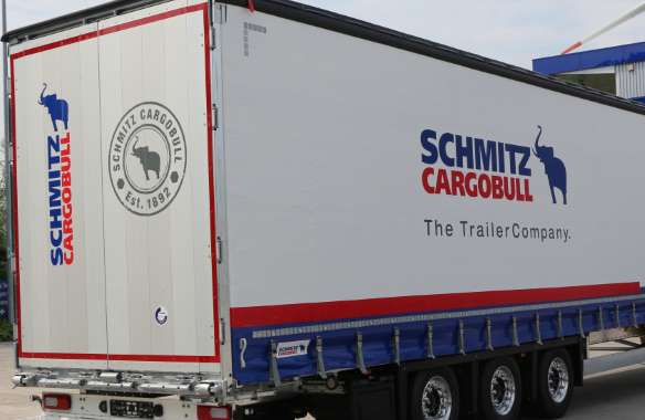 The double folding doors for the S.CS curtainsider semi-trailer