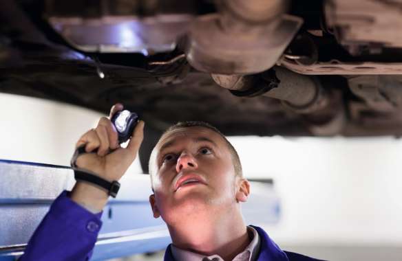 Der Full Service Trailer umfasst die Reparatur und Wartung von Neu- und Gebrauchtfahrzeugen.