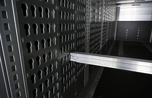 Trockenfracht Auflieger S.BO MULTI_Ladungssicherungsbalken