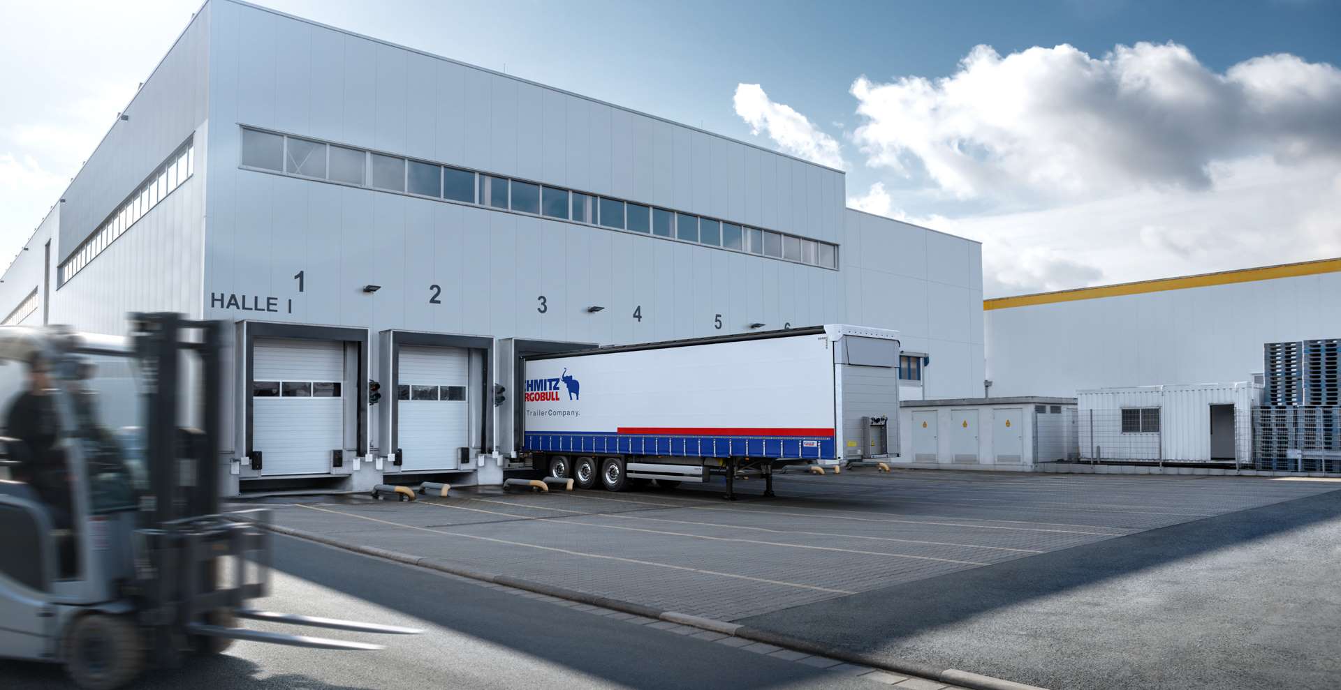 S.CS Universal curtainsider semi-trailer - robust, flexible with universal uses