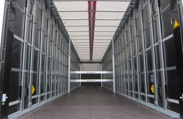 Access to the freight in seconds with the SPEED CURTAIN