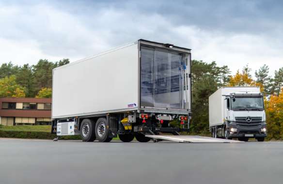 Reliable distribution transport with the Z.KO COOL central axle trailer.