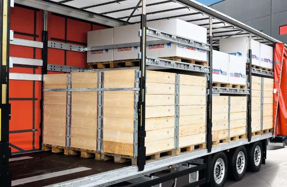 High loading volume with the double-decker system for the S.CS curtainsider semi-trailer