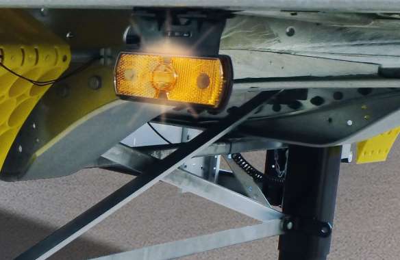 Side marking lights for enhanced road safety